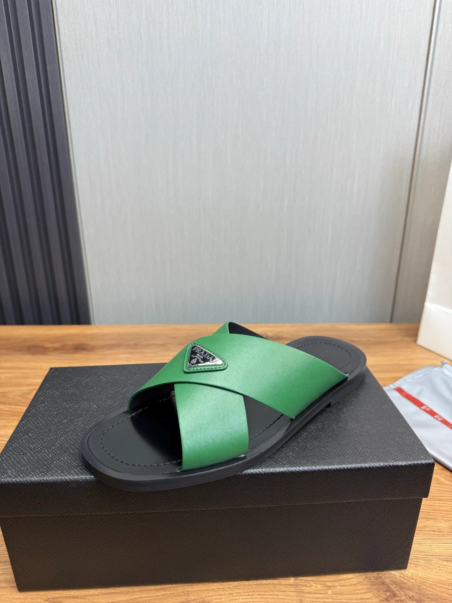 Factory price 340💰 ＰＲＡＤＡPrada - popular men's slippers hot sale 🔥 🩴Official website one to one production 38-45 sizes 45 46 🉑️Customized!